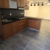 cocina moderna con acabados elegantes.