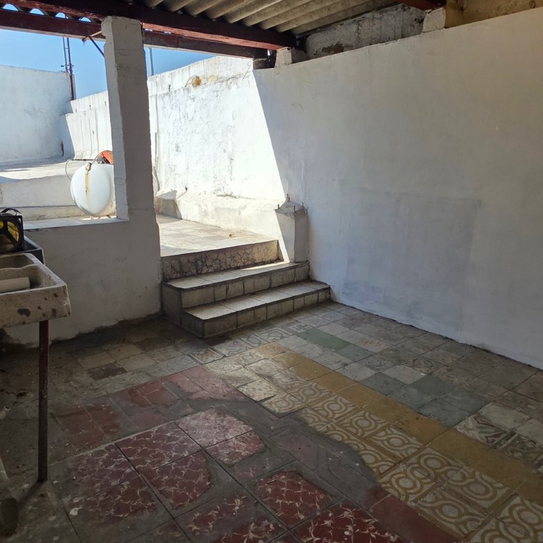 Espacio interior con piso de loseta en casa u oficina en renta en Leandro Valle y Justo Sierra, León, Guanajuato