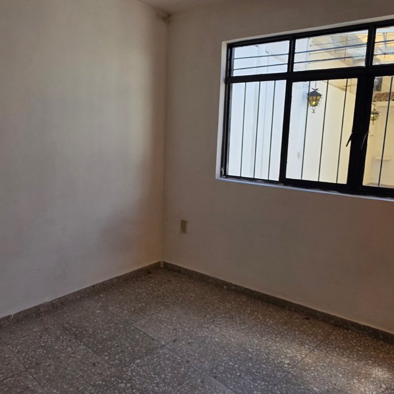 Habitación vacía con ventana en casa u oficina en renta en Leandro Valle y Justo Sierra, León, Guanajuato