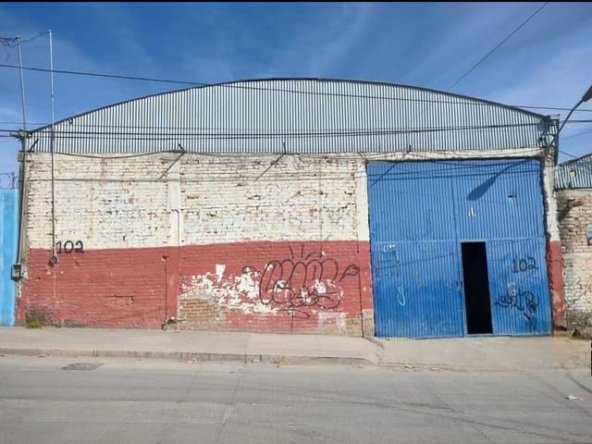 edificio industrial en renta con acabado mural urbano – espacio para uso logístico o taller en león gto.
