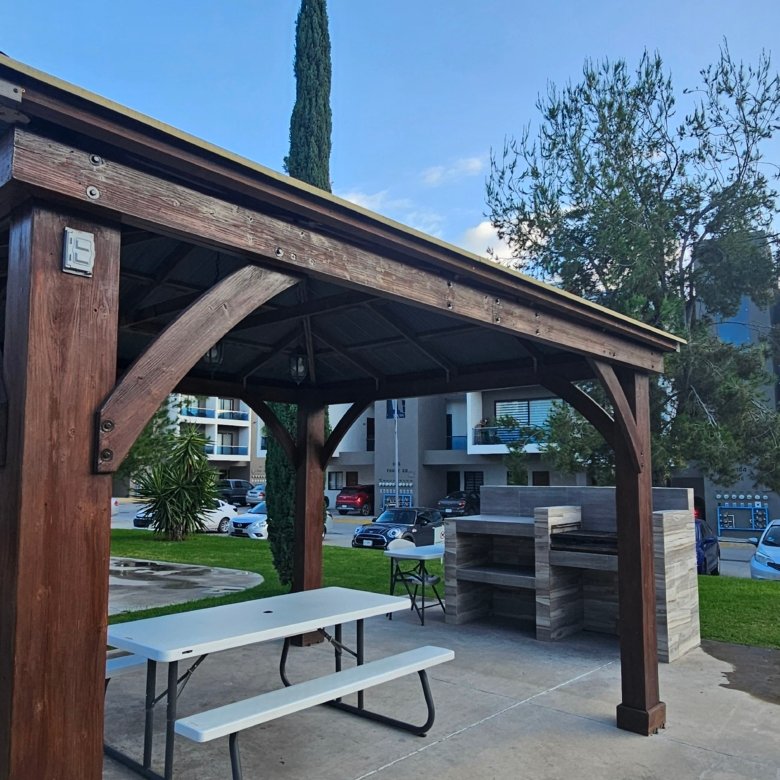 Pérgola en área social de departamento en venta en Rubí Residencial León Guanajuato con amenidades y espacios de convivencia