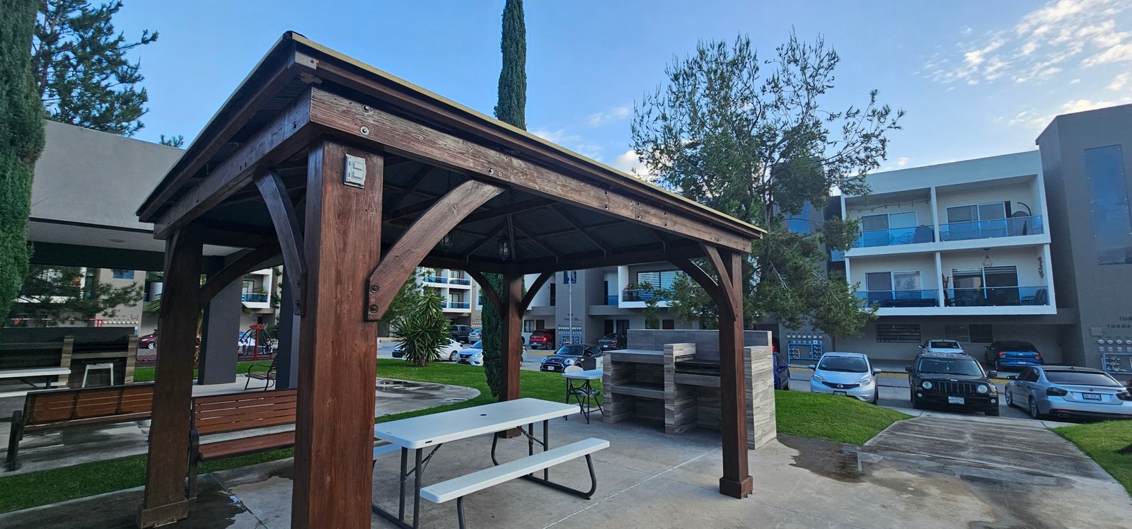 Pérgola en área social de departamento en venta en Rubí Residencial León Guanajuato con amenidades y espacios de convivencia