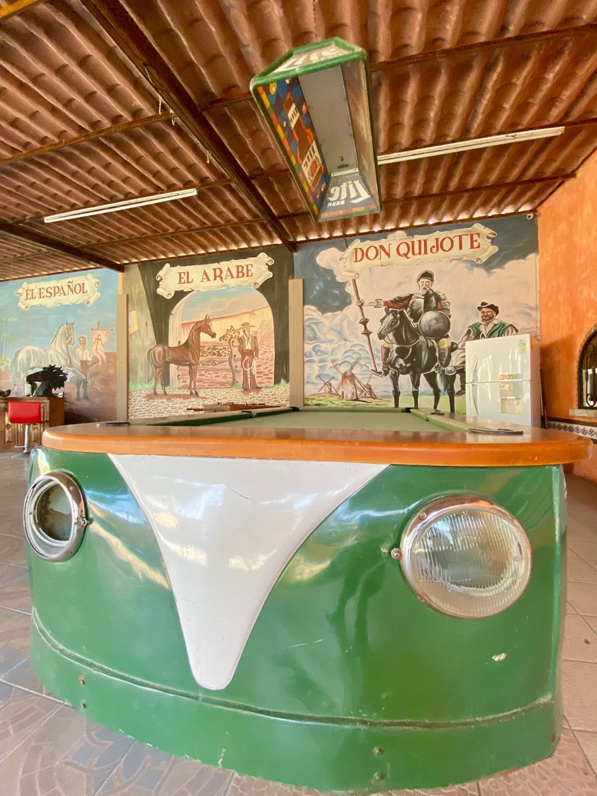 Restaurante con decoración española en rancho hípico en venta en San Francisco del Rincón Guanajuato ideal para eventos y turismo