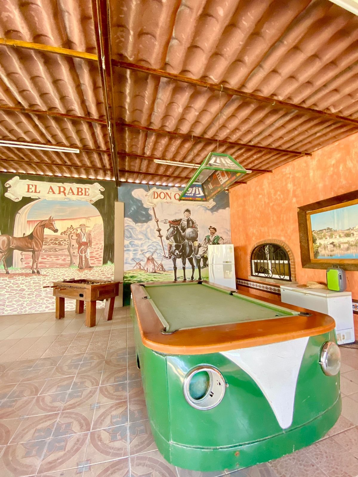 Mesa de billar en salón recreativo dentro de rancho hípico en venta en San Francisco del Rincón Guanajuato
