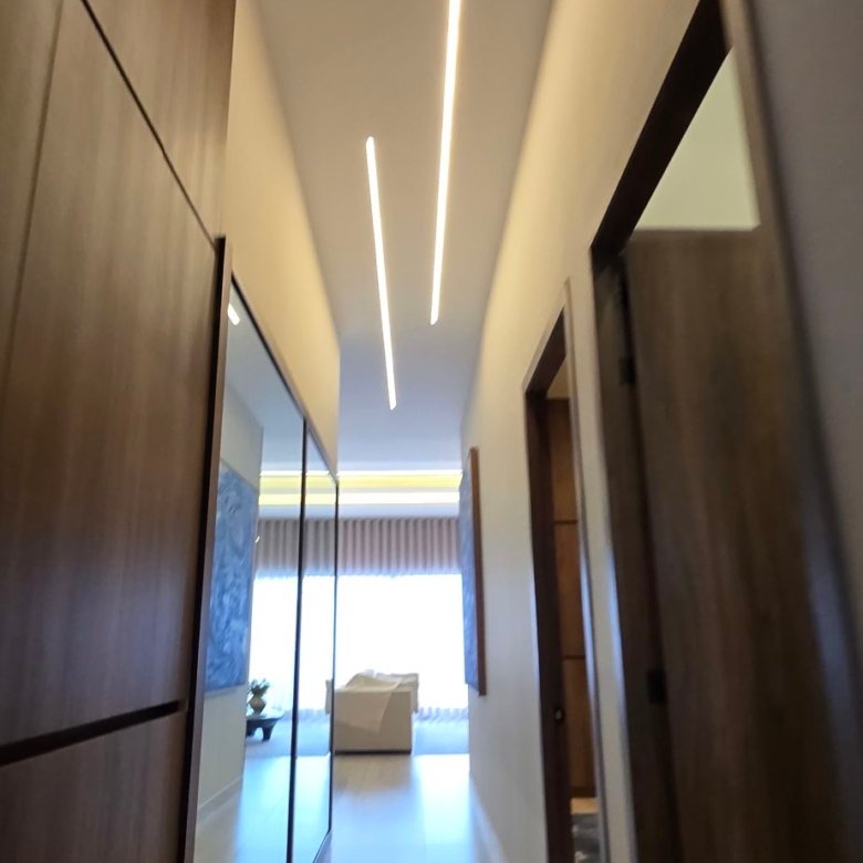 Habitacion de lujo moderna con cama y decoracion en departamento en venta zona norte Leon Guanajuato