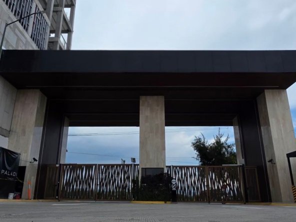 fachada exterior y diseño arquitectónico de edificio moderno de departamentos de lujo en venta, zona norte, león, guanajuato.