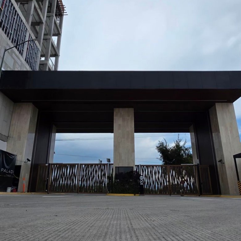 Fachada exterior y diseño arquitectónico de edificio moderno de departamentos de lujo en venta, zona norte, León, Guanajuato.
