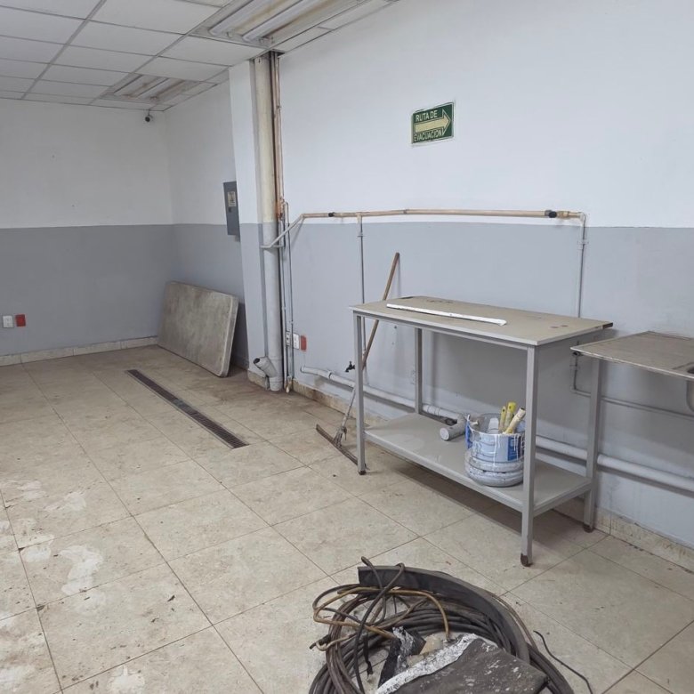Taller de mantenimiento o cuarto de herramientas con fregadero en tenería en venta o renta, Industrial Santa Crocce, León, Guanajuato.