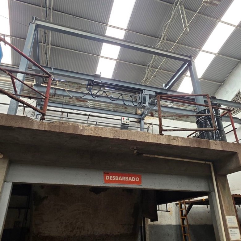 Estructura industrial e ingeniería con maquinaria visible en tenería en venta o renta, Fraccionamiento Industrial Santa Crocce, León, Guanajuato.