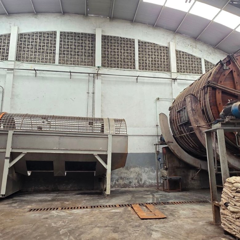 Maquinaria industrial tradicional y equipamiento operativo en tenería en venta o renta, Fraccionamiento Industrial Santa Crocce, León, Guanajuato.