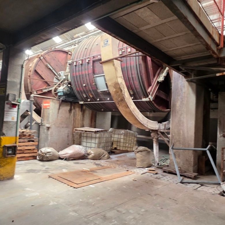 Maquinaria industrial especializada e insumos en tenería en venta o renta, ubicada en Industrial Santa Crocce, León, Guanajuato.