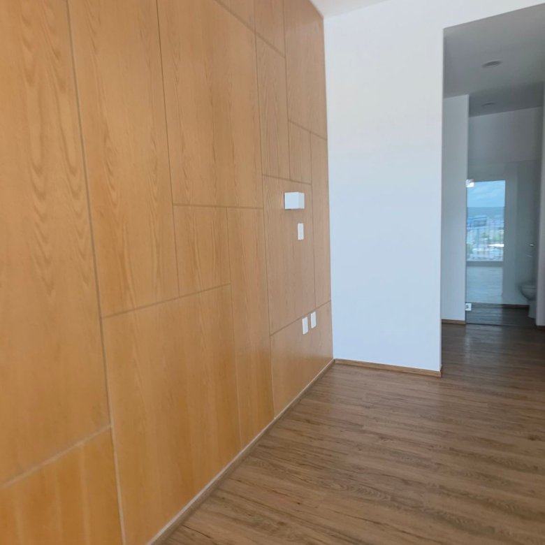 Pared y piso de madera en departamento en renta Grand Valbuena León