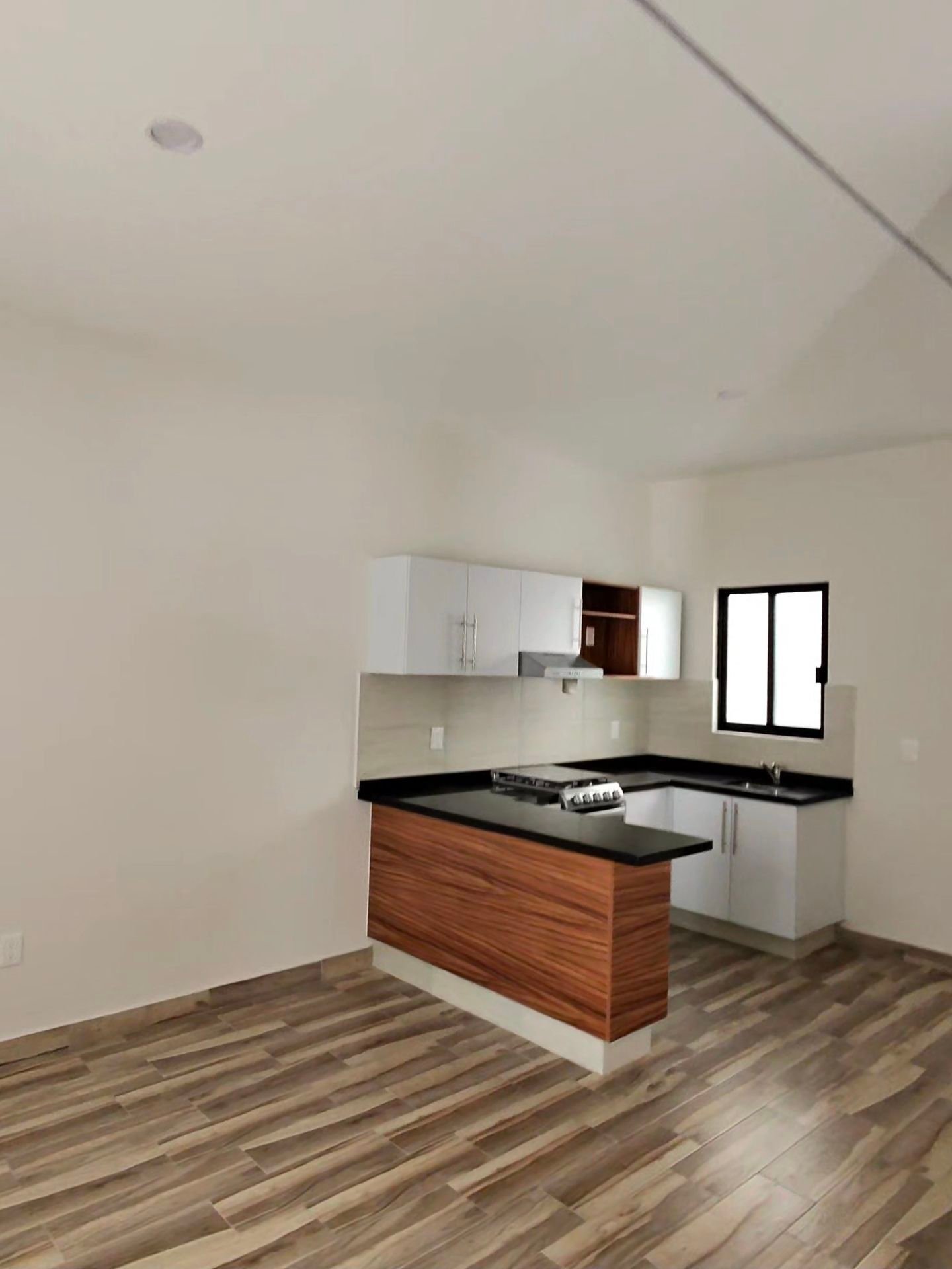 Cocina integral equipada en departamento en renta residencial rubi leon modelo jade