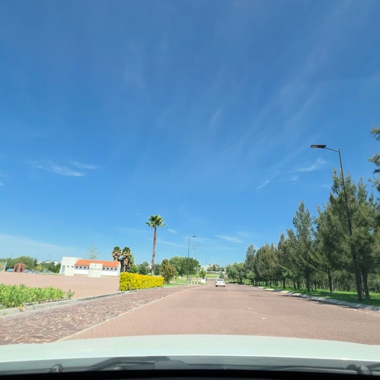Acceso vial y urbanizacion en Ciudad Maderas Leon privada Huizache terreno en venta Torresa Inmobiliaria