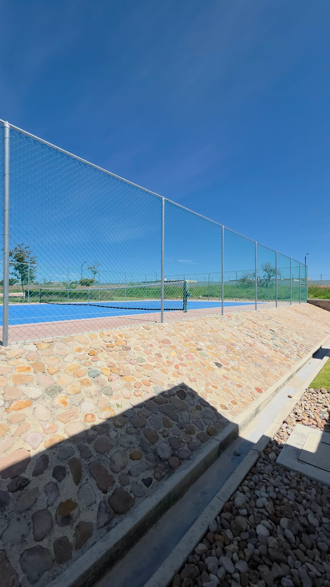Mamposteria de piedra y canalizacion pluvial en cancha deportiva Ciudad Maderas Leon terreno en venta Huizache Torresa Inmobiliaria