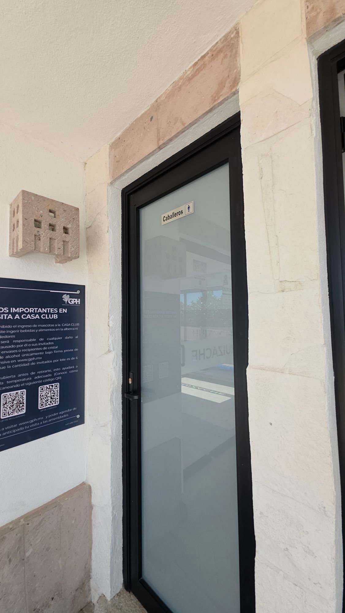 Acceso principal a administracion y Casa Club Ciudad Maderas Leon terreno en venta Huizache torresa