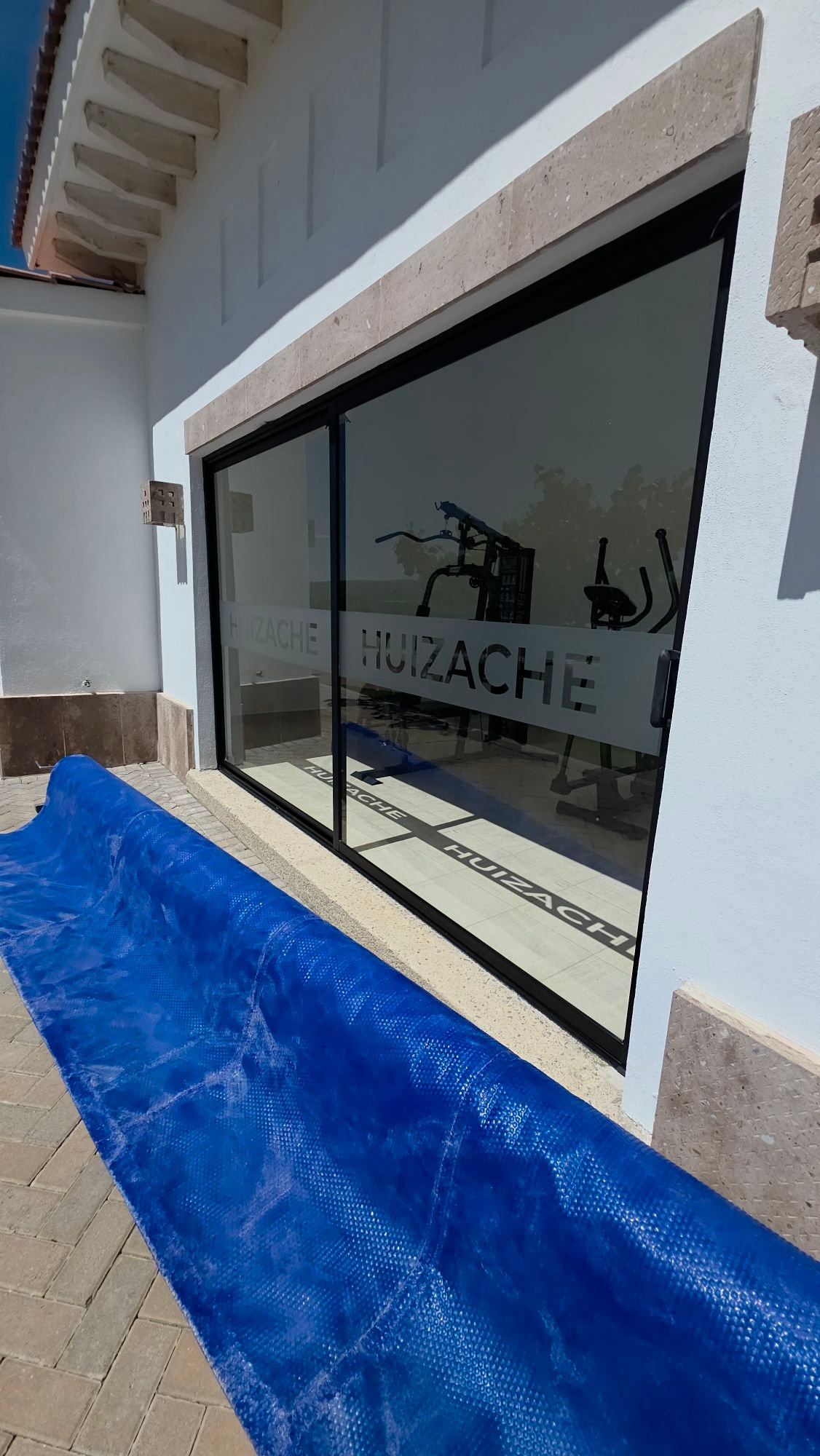 Fachada exterior del gimnasio en Casa Club Ciudad Maderas Leon terreno en venta Huizache torresa