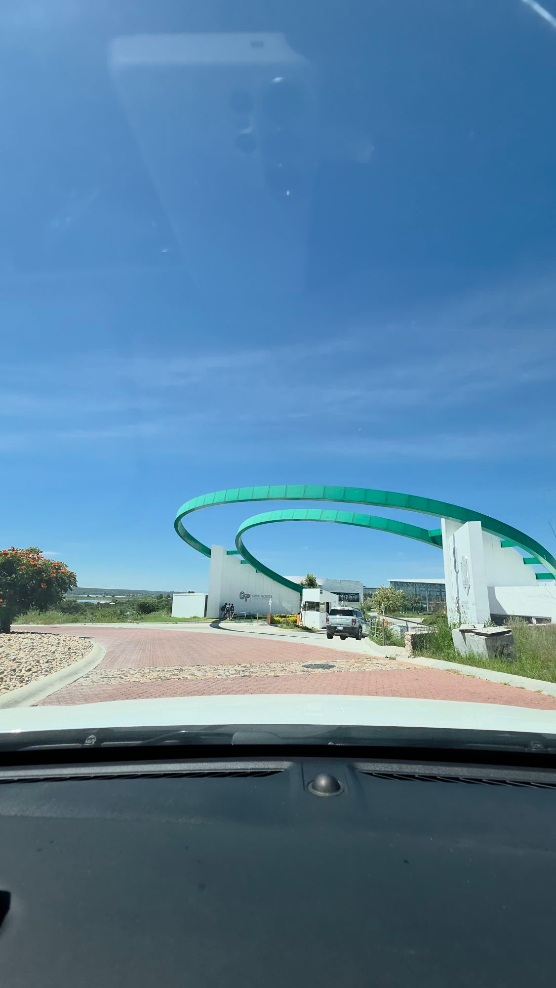Acceso al centro deportivo La Esmeralda Club Leon cerca de terreno en venta Ciudad Maderas Leon Huizache torresa