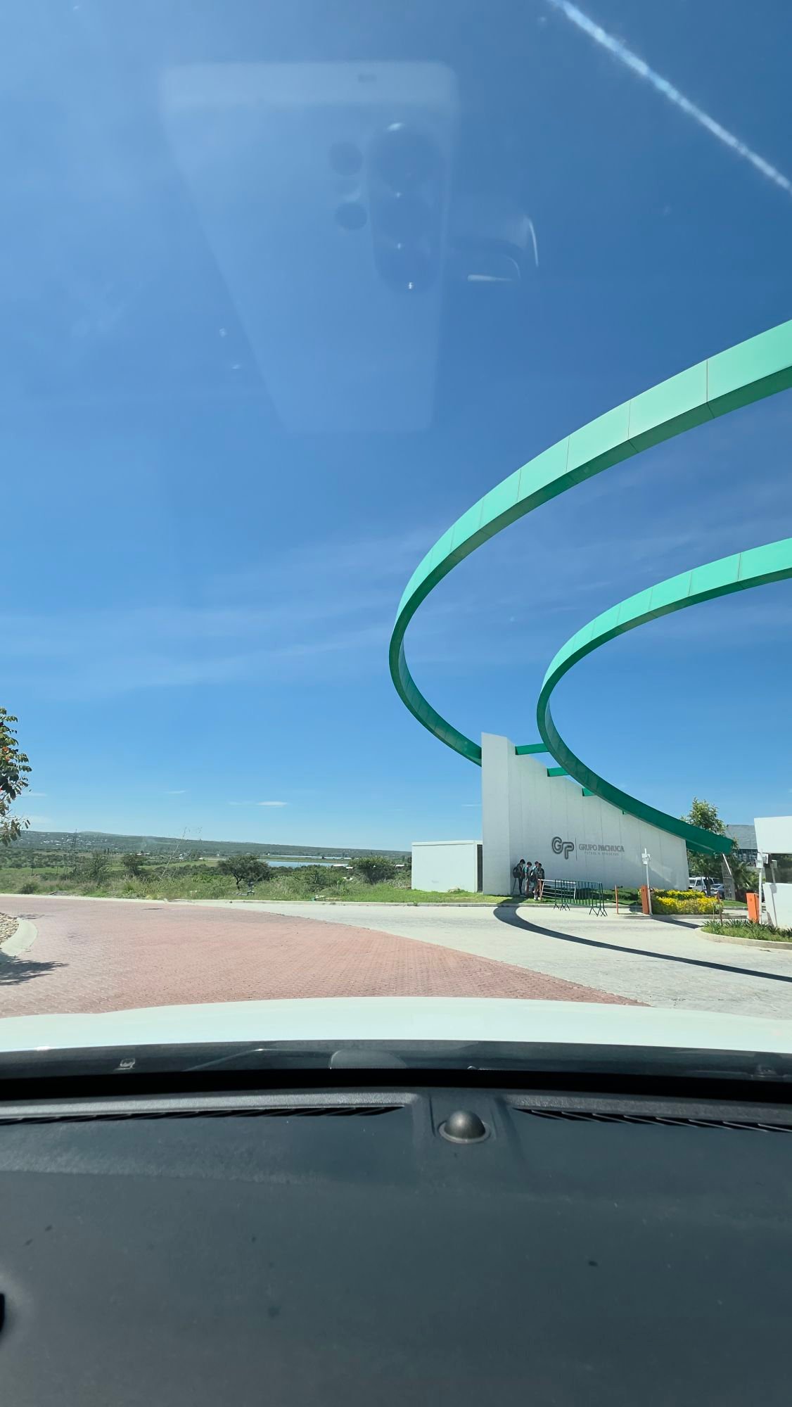 Acceso al centro deportivo La Esmeralda Club Leon cerca de terreno en venta Ciudad Maderas Leon Huizache torresa