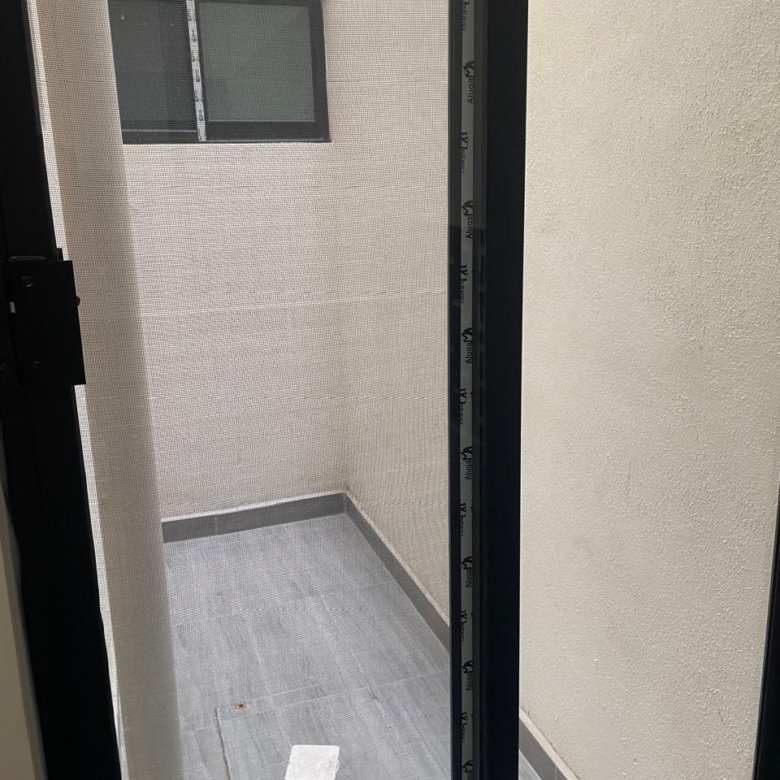 **Opción 1 (General):** "Propiedad en venta León, Guanajuato - Inmobiliaria local." **Opción 2 (Si la imagen muestra una casa):** "Casa en venta León, Guanajuato - Bienes raíces." **Opción 3 (Si la imagen muestra un departamento):** "Departamento en venta León, Guanajuato - Oportunidad inmobiliaria."