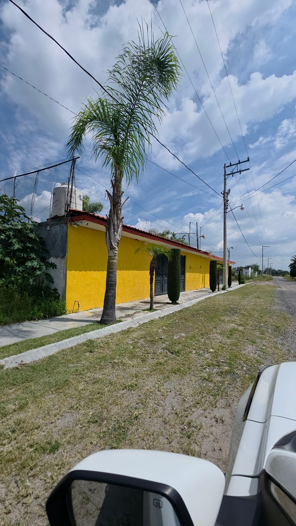 Vialidades y acceso a terrenos campestres en venta en Villas del Vergel Jesús del Monte León Gto