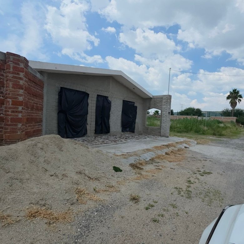 Construcción en proceso en terrenos campestres en venta en Villas del Vergel Jesús del Monte León Gto