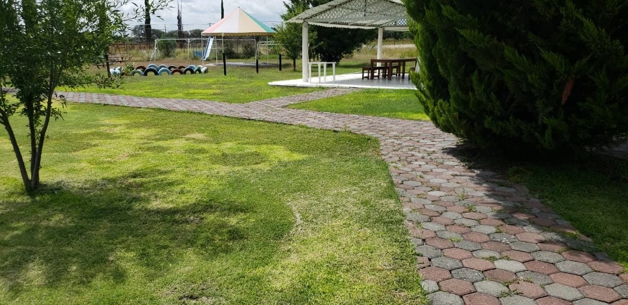 Senderos y áreas recreativas de terrenos campestres en venta en Villas del Vergel Jesús del Monte León Gto