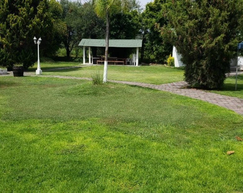 Senderos y áreas verdes de terrenos campestres en venta en Villas del Vergel Jesús del Monte León Gto
