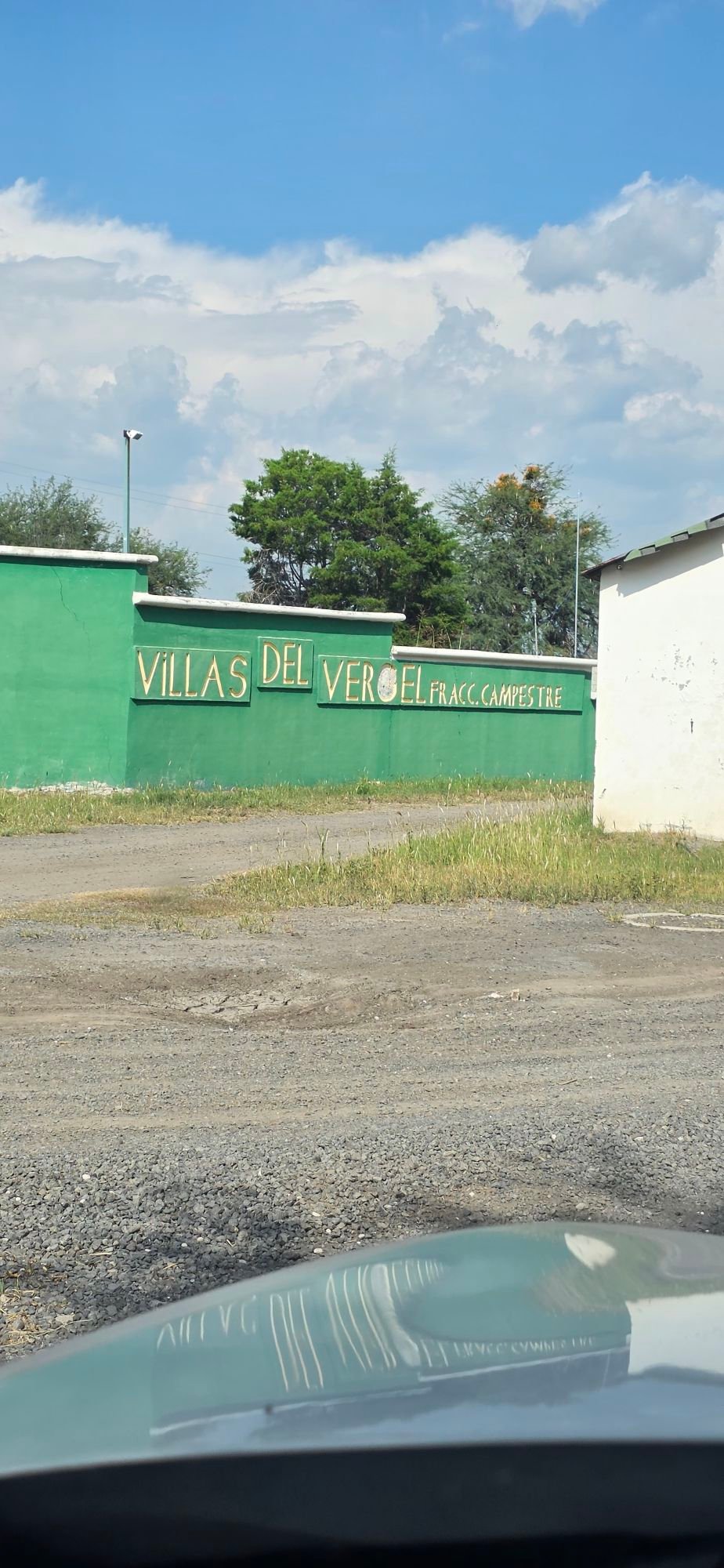 Acceso vehicular a terrenos campestres en venta Villas del Vergel Jesús del Monte León