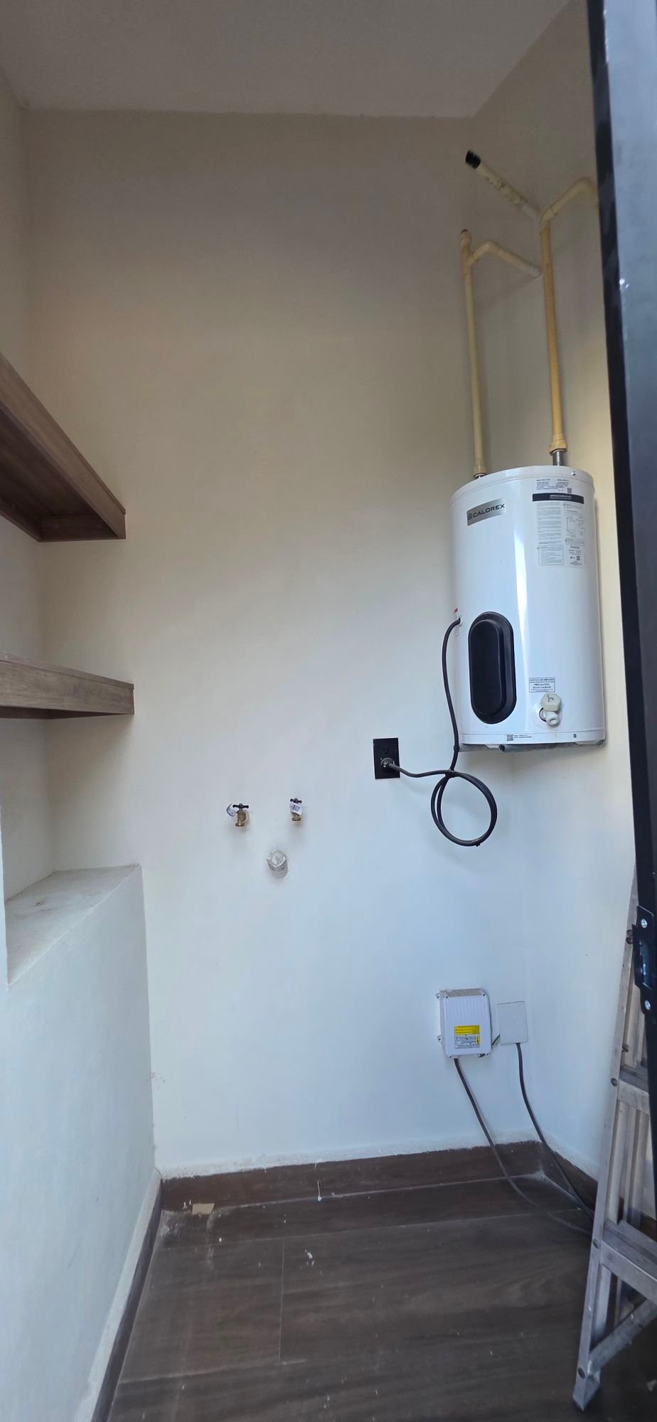 Cuarto de lavado e instalaciones en casa en venta El Mayorazgo La Gavia León Gto