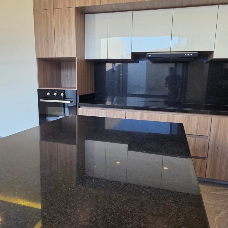 Barra y diseño de cocina en casa en venta El Mayorazgo La Gavia León Gto