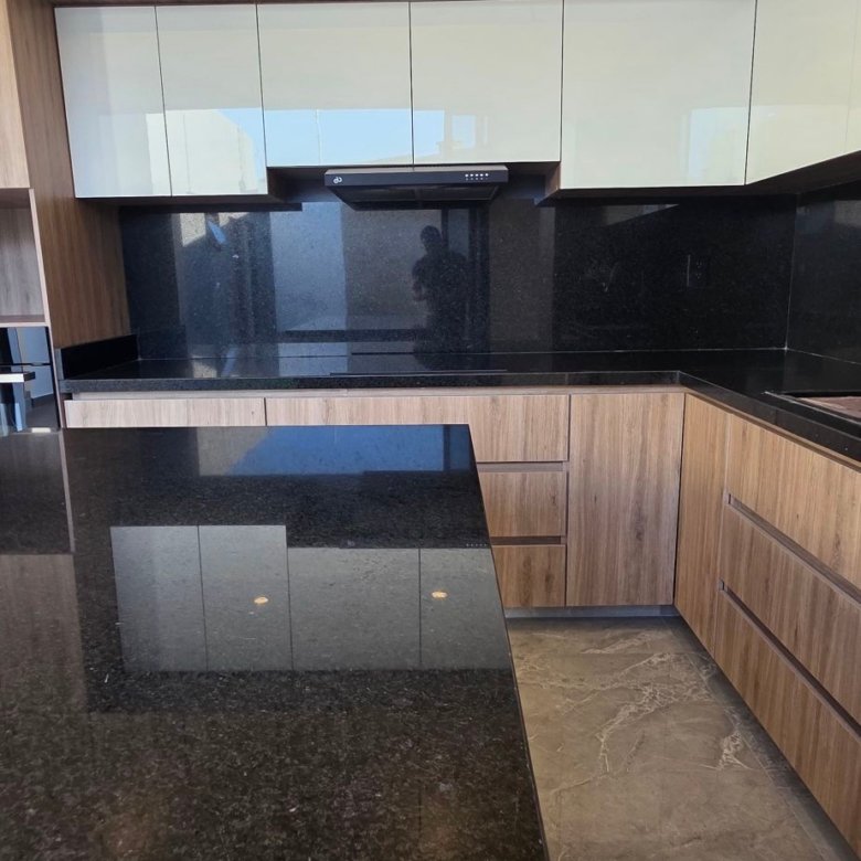 Cocina integral equipada con isla en casa en venta El Mayorazgo La Gavia León Gto