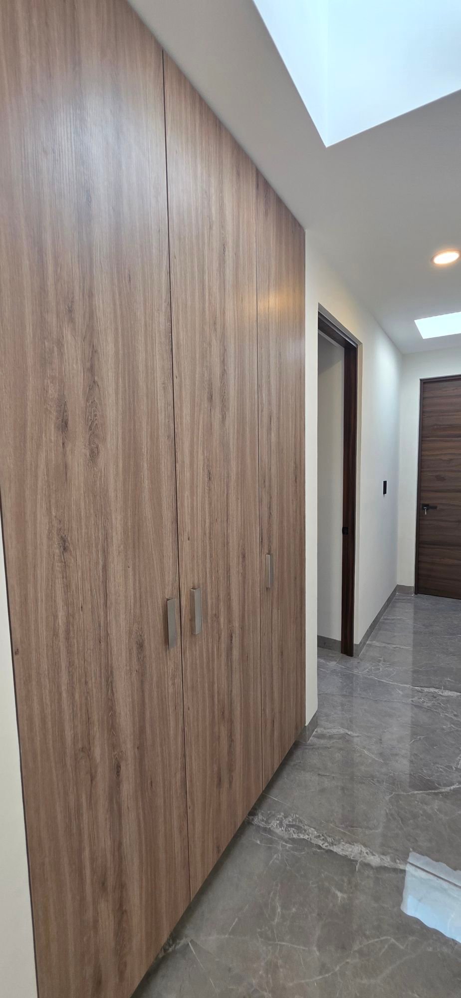 Clóset de blancos y carpintería en casa en venta El Mayorazgo La Gavia León Gto
