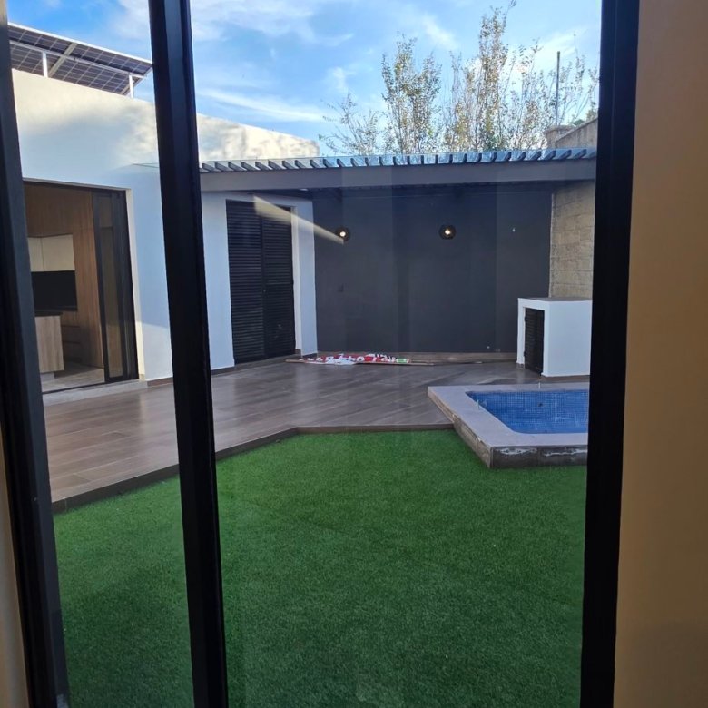 Vista al jardín desde la terraza en casa en venta El Mayorazgo La Gavia León Gto