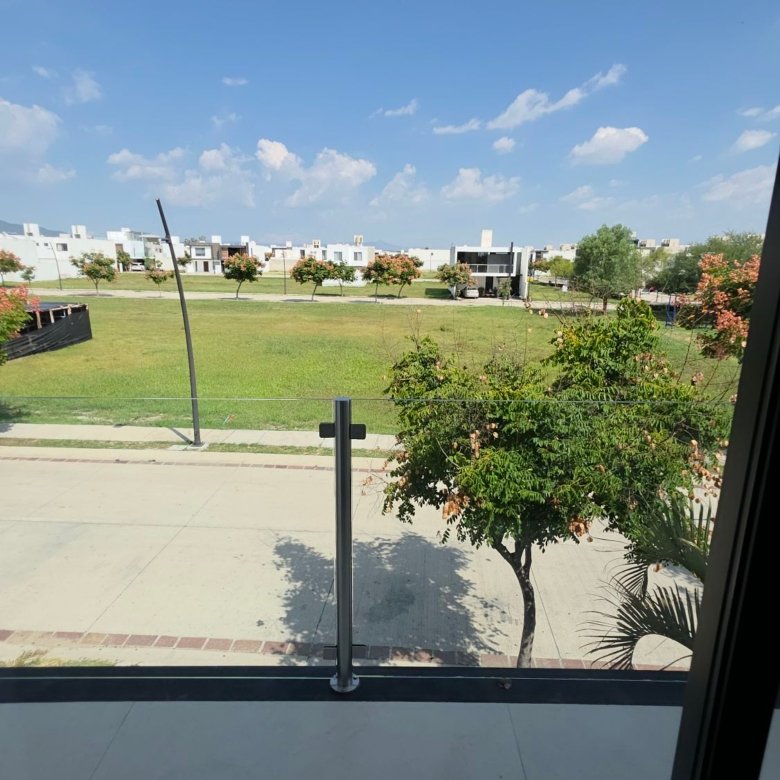 Vista a áreas verdes desde casa en venta Mayorca Residencial León