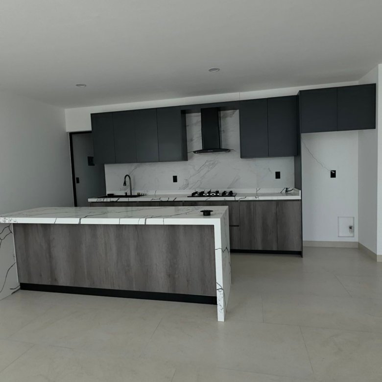Diseño interior y cocina integral de casa en venta Mayorca Residencial León