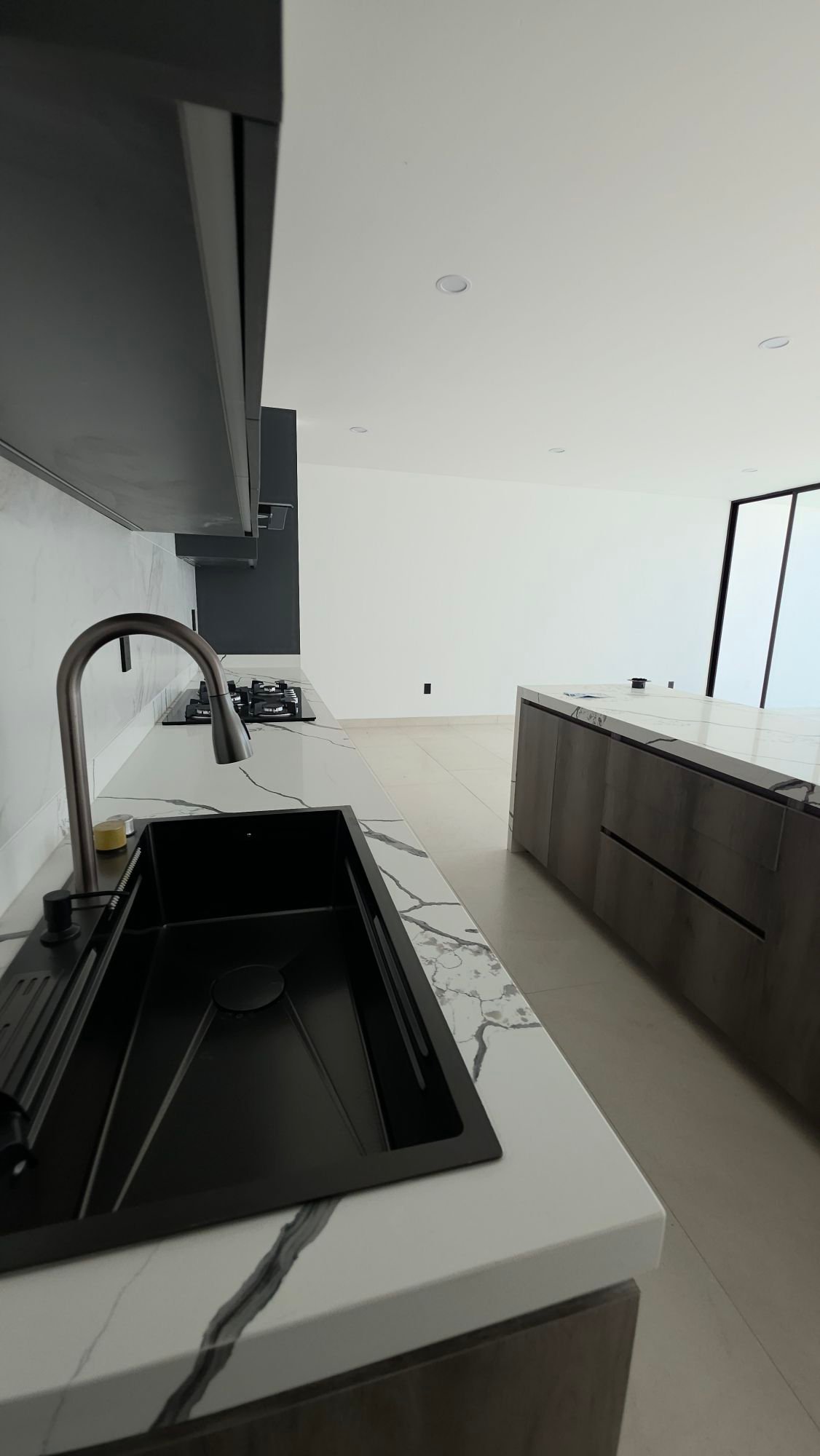 Tarja y barra desayunadora de la cocina en venta Mayorca Residencial León