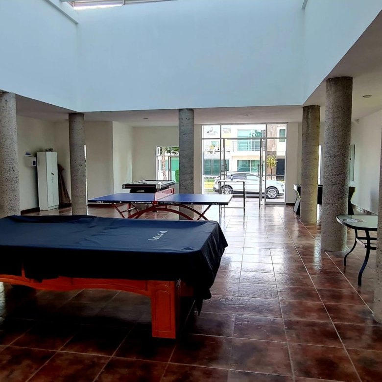 **Opción 1 (General):** Propiedad inmobiliaria en venta en León, Guanajuato. **Opción 2 (Si es una casa):** Casa en venta en León, Guanajuato. **Opción 3 (Si es un apartamento):** Apartamento en venta en León, Guanajuato.