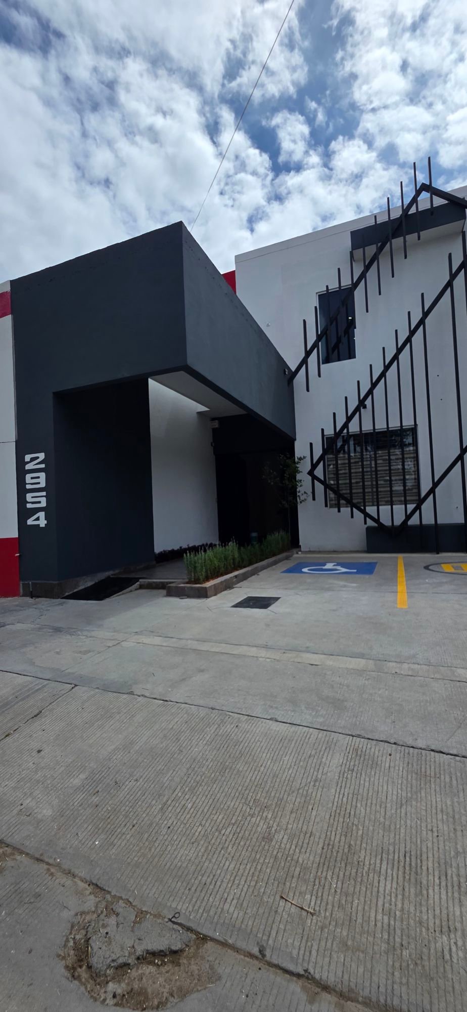 Aquí tienes una opción breve y directa: **"Propiedad en venta en León, Guanajuato | Inmobiliaria local."**