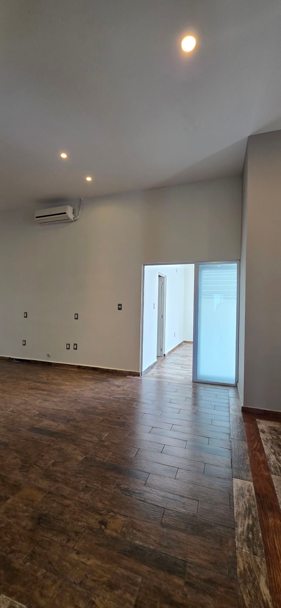 Espacio interior con luz natural